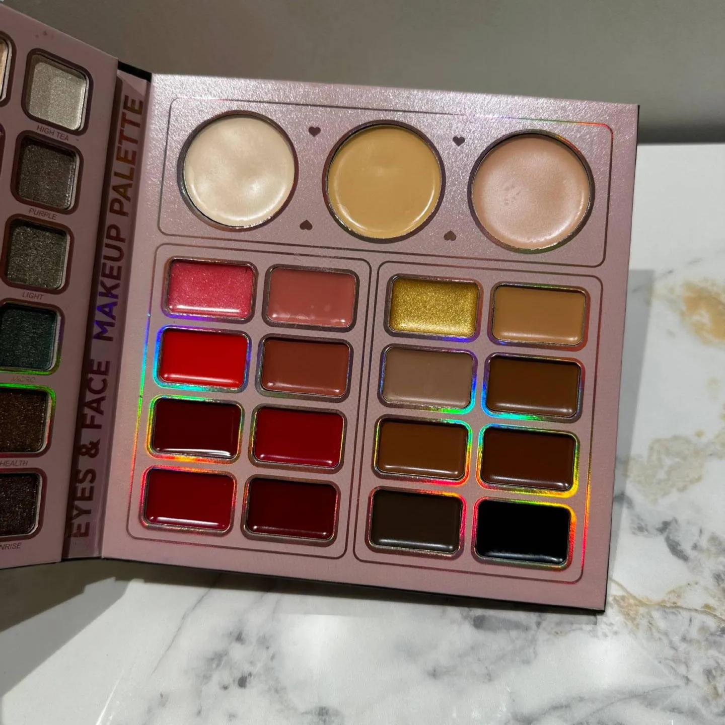 Igoodco Eyes & Face Makeup Palette